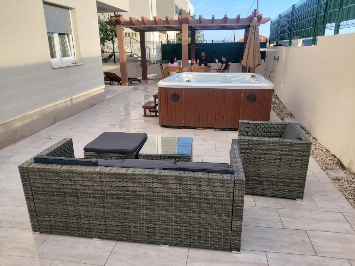 Apartment Miss Tina Трогир Екстериор снимка