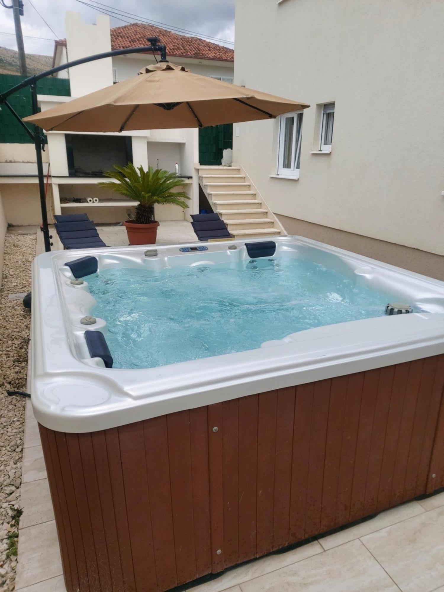 Apartment Miss Tina Трогир Екстериор снимка